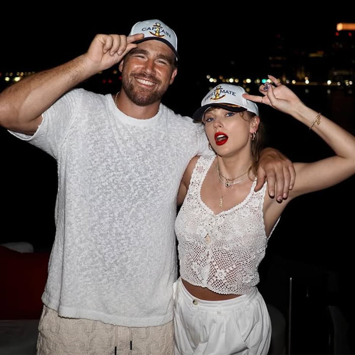 TRAVIS KELCE AND TAYLOR SWIFT: LOVE TOUCHDOWN OR JUST A GAME?! 🔥💔