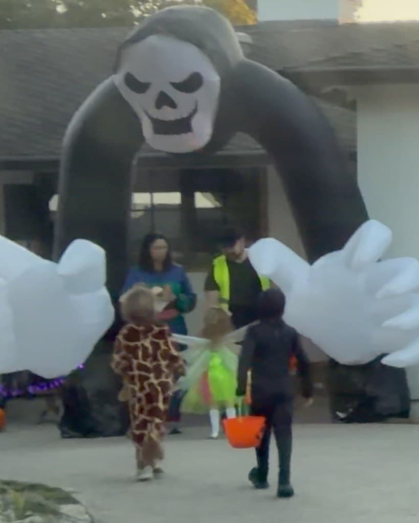 Celebrity news image