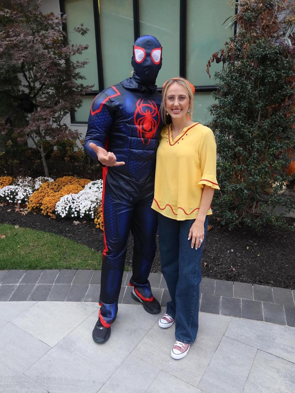 Celebrity news image